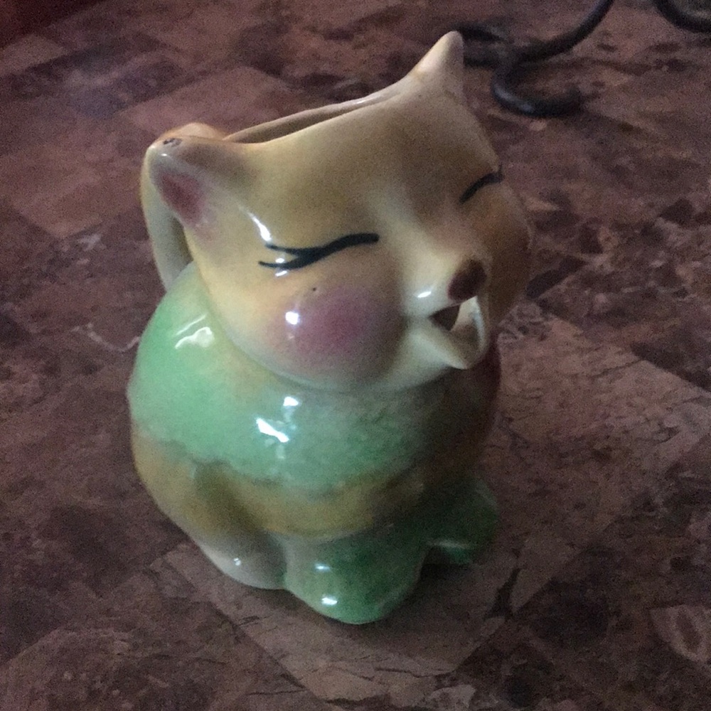 Antique Creamer Shawnee USA Near Perfect Beautiful
